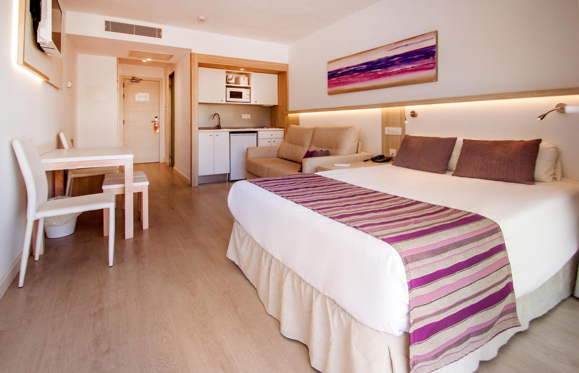 Studio,1272366355:JPEG